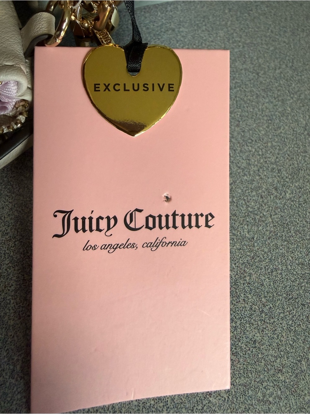 Juicy Couture soft sage green Crossbody Bag with Pink Logo and Coin Pouch - Picture 4 of 16